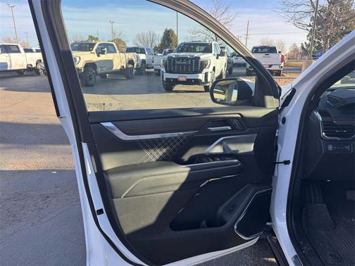 2025 GMC Acadia Denali