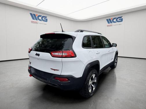 Bright White Clearcoat 2018 Jeep Cherokee Trailhawk