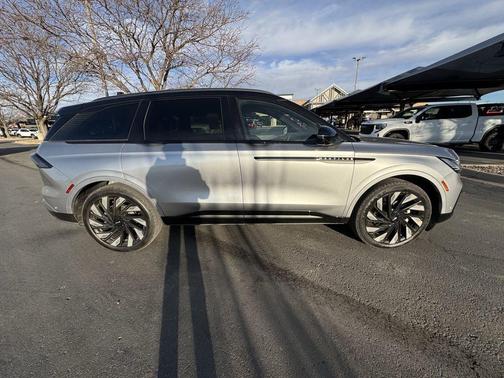 2024 Lincoln Nautilus Reserve