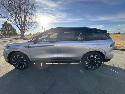 2024 Lincoln Nautilus Reserve