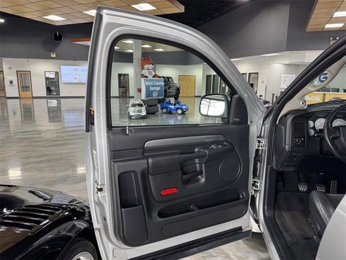 2004 Dodge Ram 1500 SRT-10