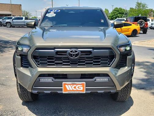 2025 Toyota Tacoma SR