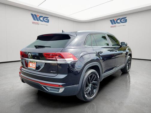 2023 Volkswagen Atlas Cross Sport 2.0T SE w/Technology 4MOTION