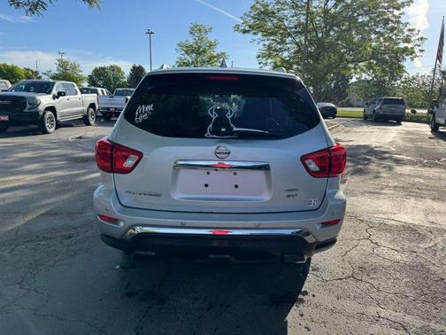 Brilliant Silver Metallic 2019 Nissan Pathfinder SV