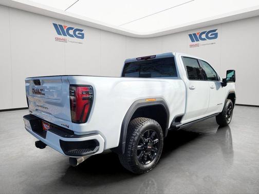 2025 GMC Sierra 2500 AT4