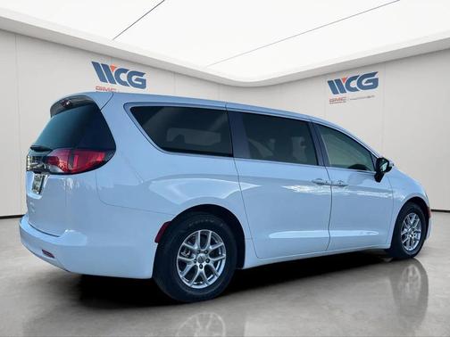 White 2022 Chrysler Voyager LX
