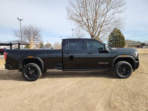 2024 GMC Sierra 2500 AT4