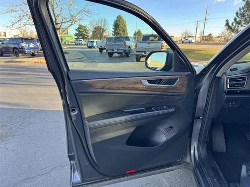 2024 Volkswagen Atlas 2.0T SE w/Technology 4MOTION