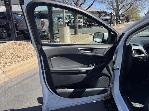 White 2024 Ford Edge SEL