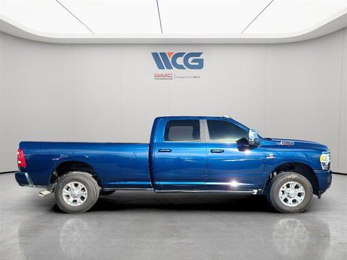 2024 RAM 3500 Laramie Crew Cab 4x4 8' Box