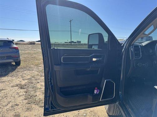 2024 RAM 3500 Laramie Crew Cab 4x4 8' Box