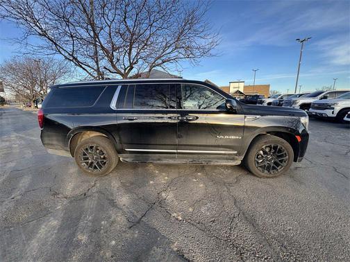 2022 GMC Yukon XL SLT