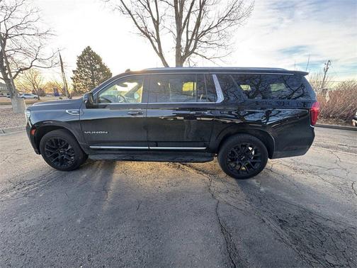 2022 GMC Yukon XL SLT