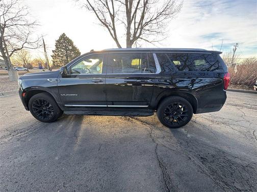2022 GMC Yukon XL SLT