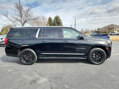 2022 GMC Yukon XL SLT