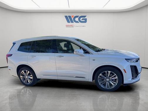 White 2021 Cadillac XT6 Premium Luxury AWD