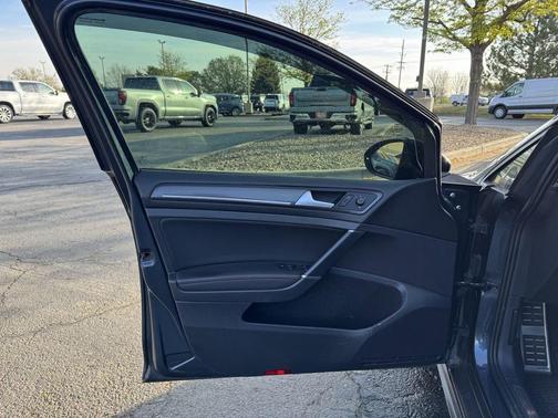 2019 Volkswagen Golf GTI 2.0T S 4-Door