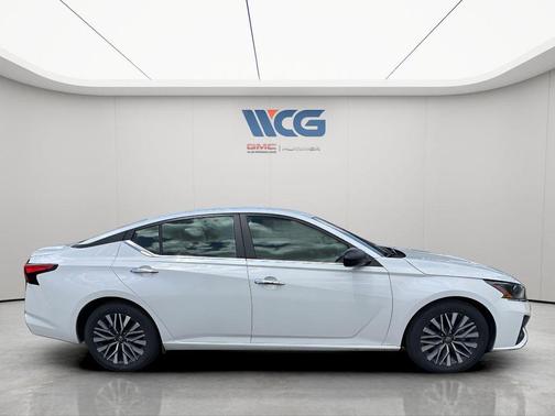 White 2024 Nissan Altima 2.5 SV