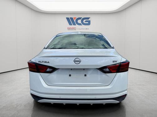 White 2024 Nissan Altima 2.5 SV