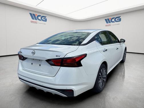 White 2024 Nissan Altima 2.5 SV