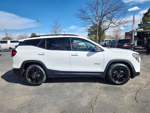 2024 GMC Terrain AWD AT4