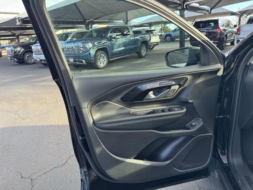 2024 GMC Terrain AWD AT4