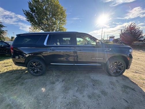 2023 GMC Yukon XL SLT