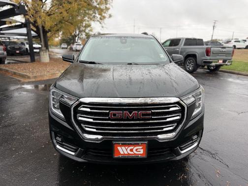 Black 2024 GMC Terrain SLT