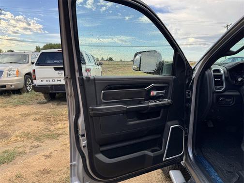 2021 RAM 3500 Laramie Crew Cab 4x4 8' Box