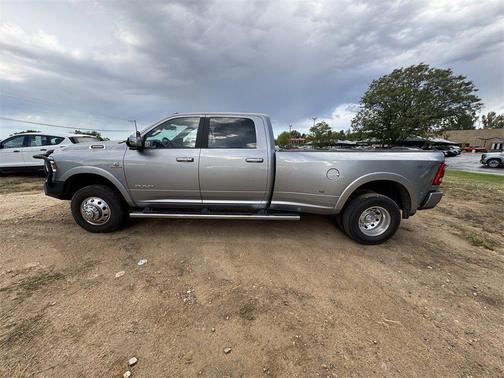 2021 RAM 3500 Laramie Crew Cab 4x4 8' Box
