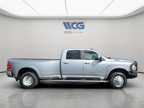 2021 RAM 3500 Laramie Crew Cab 4x4 8' Box