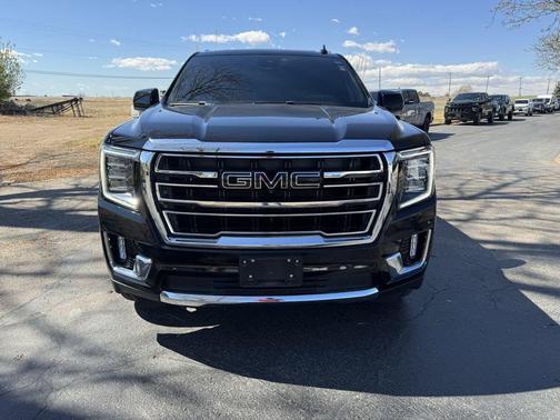Black 2023 GMC Yukon SLT