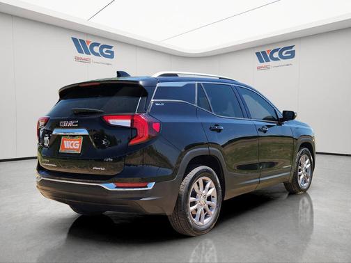 Black 2024 GMC Terrain SLT