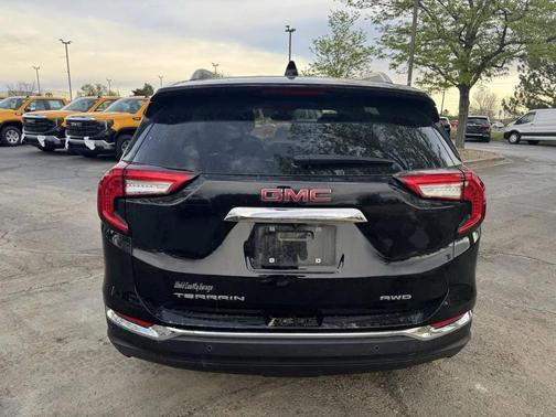 Black 2024 GMC Terrain SLT