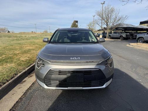 Gray 2023 Kia Niro LX