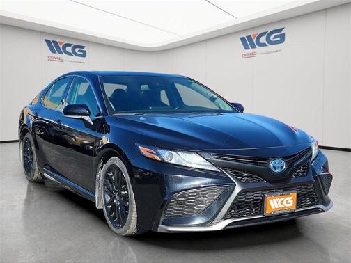 2024 Toyota Camry Hybrid SE