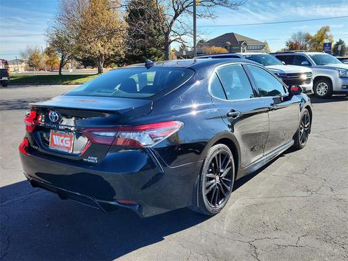 2024 Toyota Camry Hybrid SE