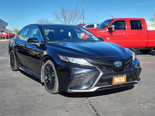 2024 Toyota Camry Hybrid SE