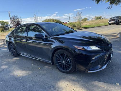 2024 Toyota Camry Hybrid SE