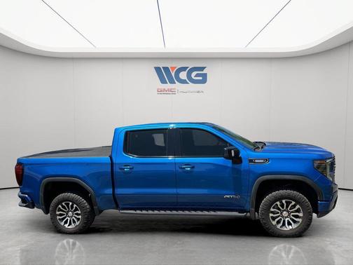 Blue 2022 GMC Sierra 1500 AT4