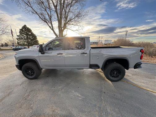 2025 Chevrolet Silverado 2500 4WD Crew Cab Standard Bed ZR2