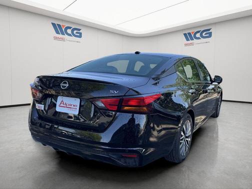 Black 2024 Nissan Altima 2.5 SV