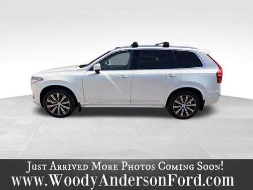 Crystal White Metallic 2022 Volvo XC90 T6 INSCRIPTION 6 PASSENGER