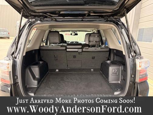 Midnight Black Metallic 2018 Toyota 4Runner SR5 PREMIUM