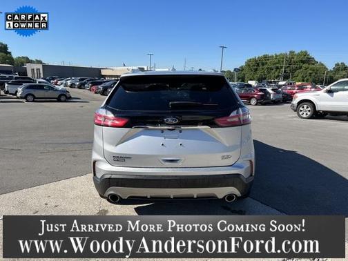 Photo 4 of 11 of 2019 Ford Edge SEL