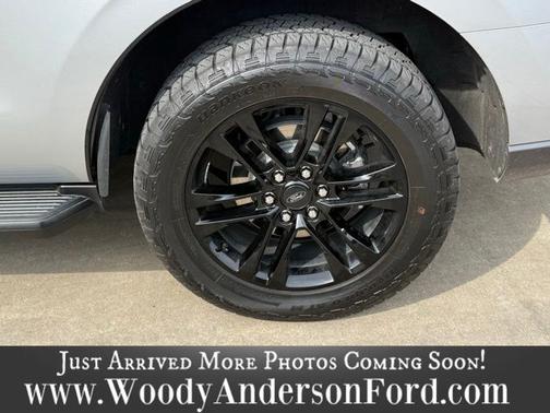 ICONIC SILVER METALLIC 2024 Ford Expedition XLT