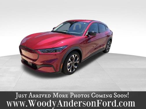 MOLTEN MAGENTA TINTED CC 2025 Ford Mustang Mach-E SELECT