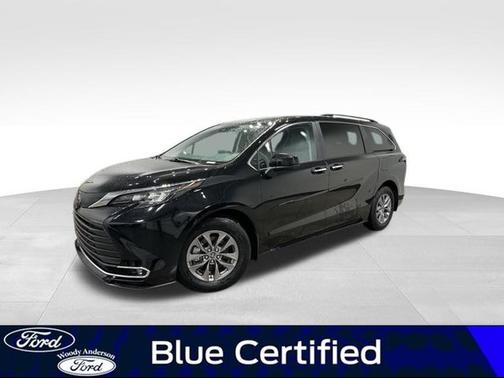 2024 Toyota Sienna XLE