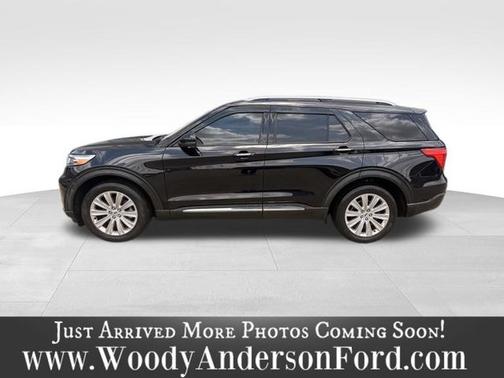 AGATE BLACK METALLIC 2022 Ford Explorer LIMITED