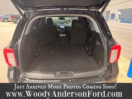 AGATE BLACK METALLIC 2022 Ford Explorer LIMITED